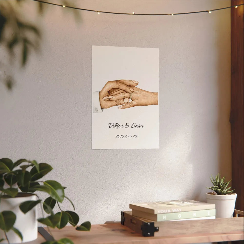 Bröllopsposter med ringar, händer och personmlig namn och datum 30x40
